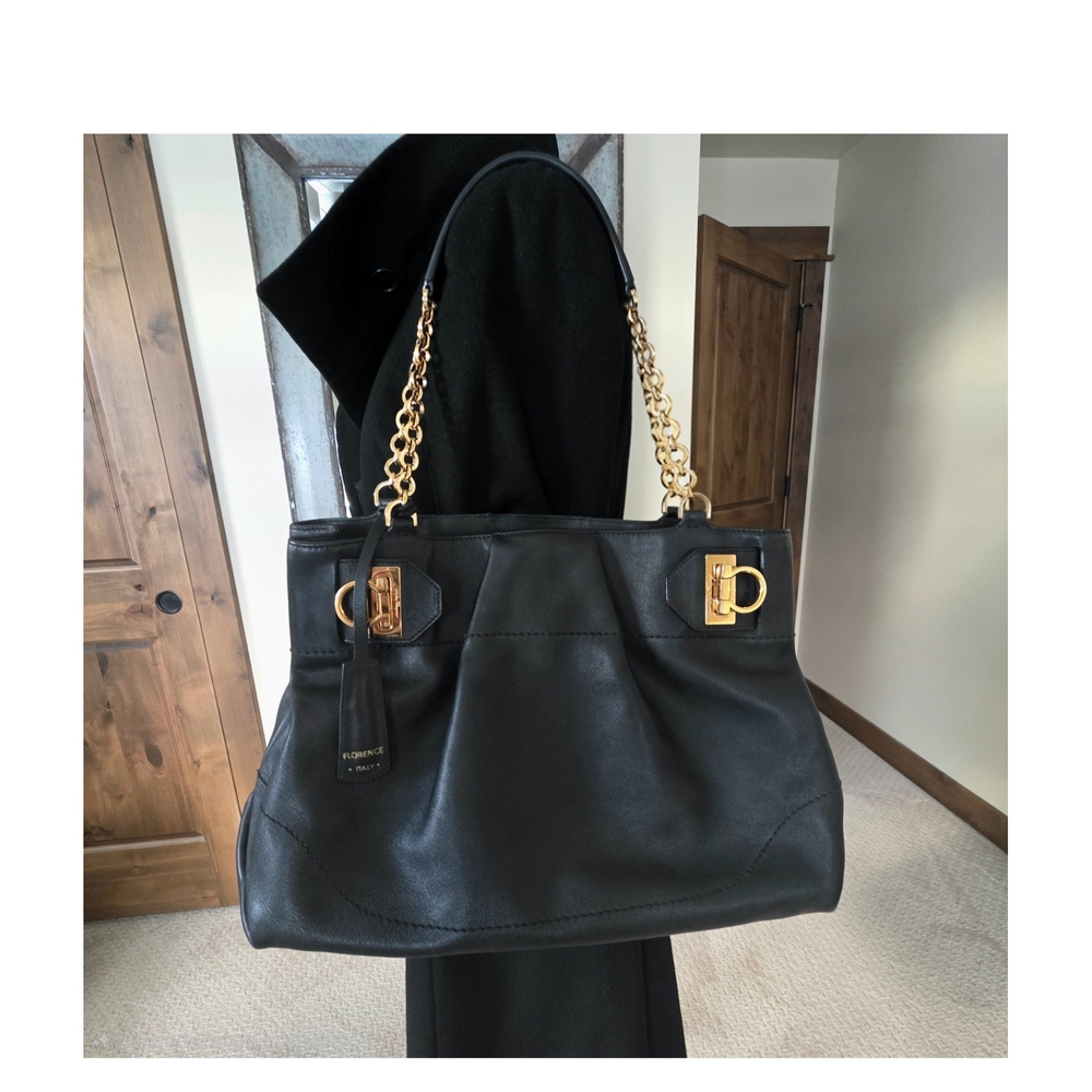 Salvatore Ferragamo Florence Gancini Shoulder Bag Black With Gold Hardware